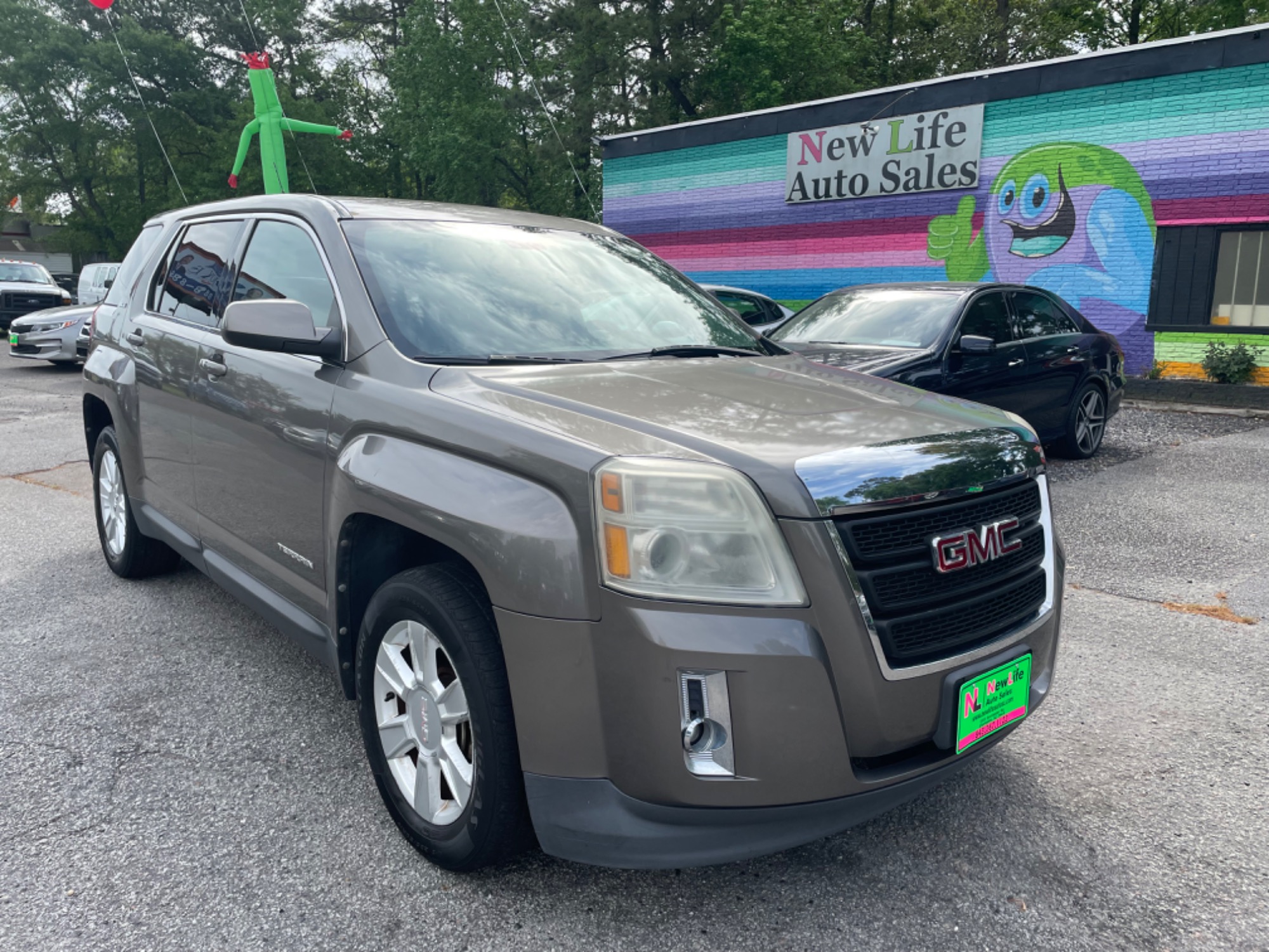 photo of 2011 GMC TERRAIN SLE - Roomy but Compact! Local Trade-in!!